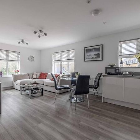 Stylish Home @ Virginia Water Lake & Free Parking Englefield Green Exteriér fotografie